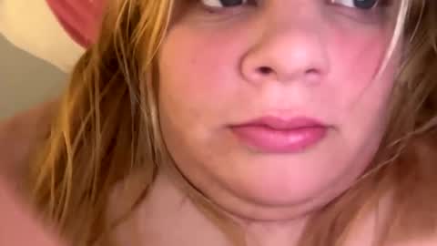 Snapshot of sweetlisa92 chatting on January 29, 5:13 pm Lisa  online show from January 29, 5:13 pm
