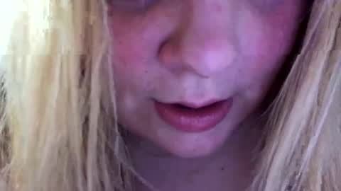 Snapshot of sweetlisa92 chatting on February 24, 8:36 pm Lisa  online show from February 24, 8:36 pm