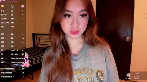 Zoe online show from May 11, 4:04 pm