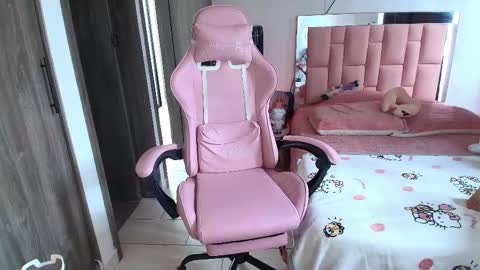 SweetLune online show from March 1, 5:27 pm