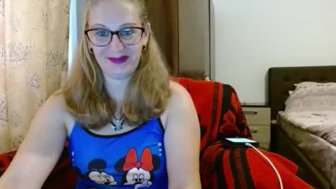 sweetmayaxoxo online show from October 24, 9:43 am