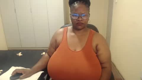 sweetnoziexxx online show from February 27, 8:46 am