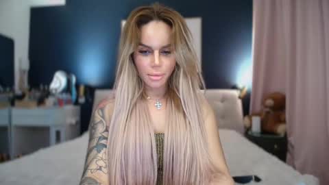 Queen Kylie online show from September 23, 4:34 pm