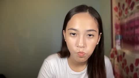 Mia online show from November 30, 5:42 pm