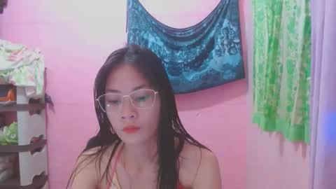 Mia online show from May 1, 12:10 pm