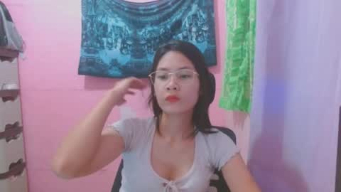 Mia online show from August 2, 5:42 am