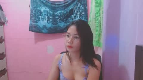 Mia online show from August 6, 3:37 am