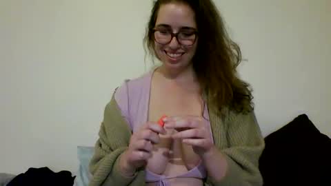 sweetsocalgirl online show from February 19, 4:44 am