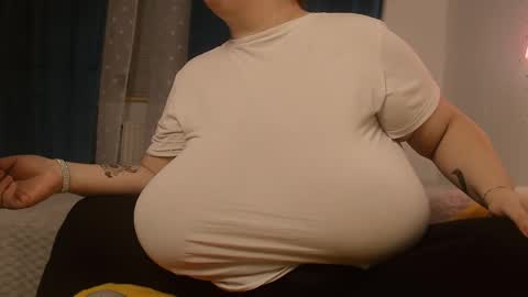 Maya online show from February 28, 11:23 pm