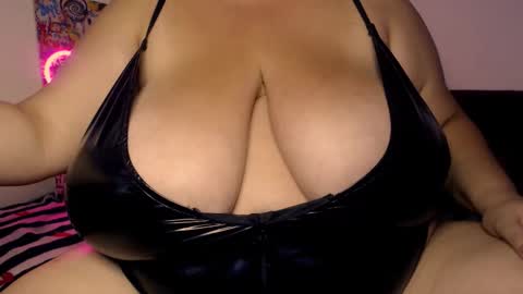 Maya online show from September 12, 3:58 pm