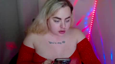 sweetvlada13 online show from May 13, 7:34 pm