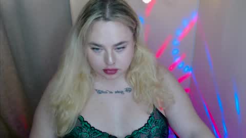 sweetvlada13 online show from May 12, 7:06 am