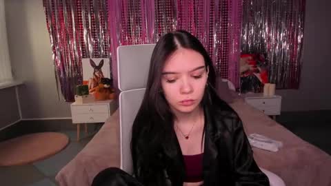 Snapshot of sweetydeviliya chatting on March 3, 9:33 am sweetydeviliya online show from March 3, 9:33 am