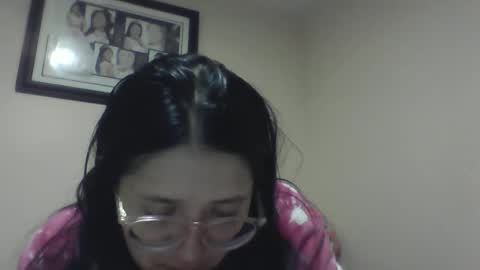 sweetyypeach online show from January 18, 2:25 am