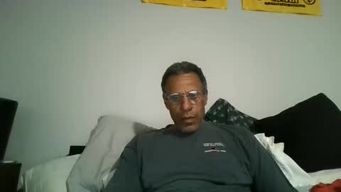 swimmerbod2495 online show from May 14, 2:43 am