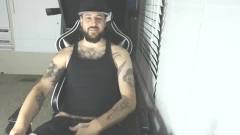 swoozy_ online show from November 19, 1:38 am