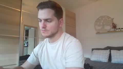 syl092 online show from December 2, 2:36 pm