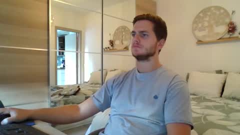 syl092 online show from September 9, 5:24 pm