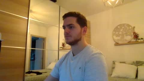 syl092 online show from December 9, 8:11 am