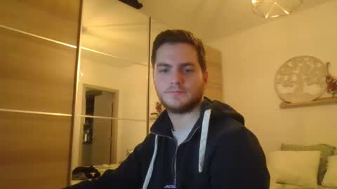 syl092 online show from December 16, 4:16 pm