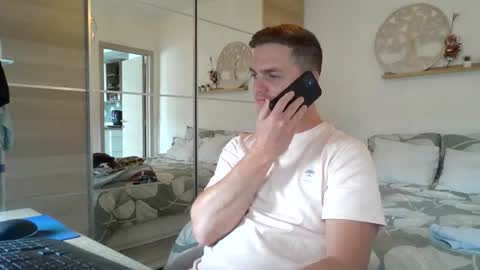 syl092 online show from September 22, 12:31 pm