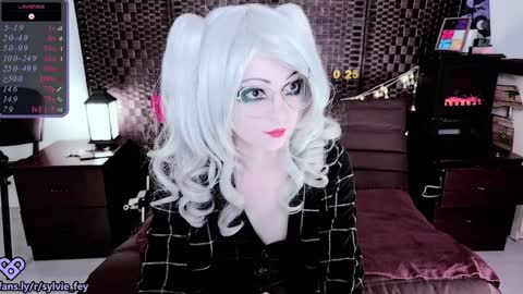 Sylvie online show from January 10, 1:53 am