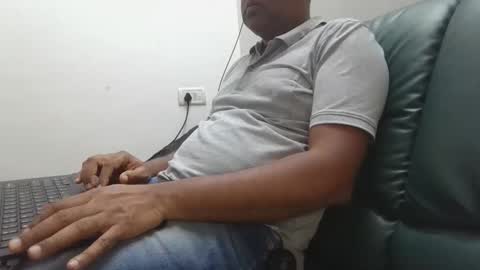 Snapshot of symond_jns chatting on October 29, 9:11 am symond_jns online show from October 29, 9:11 am