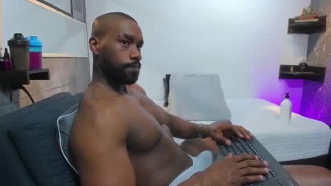 Snapshot of tafari_1 chatting on February 24, 10:25 pm Tafari Zulu online show from February 24, 10:25 pm