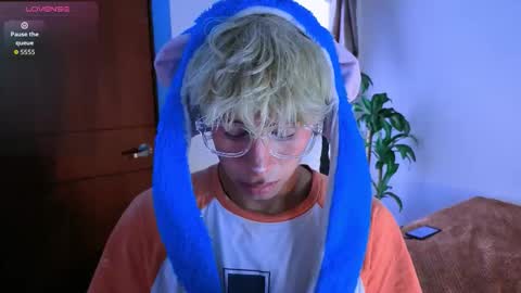 taichi online show from November 7, 7:49 pm