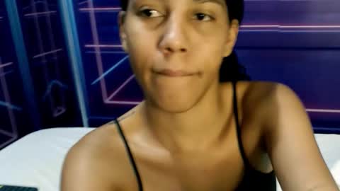 Tainara online show from November 12, 8:22 pm