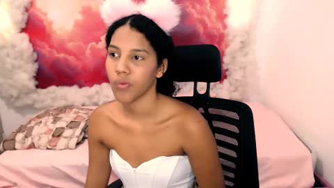 Tainara online show from October 4, 3:59 am