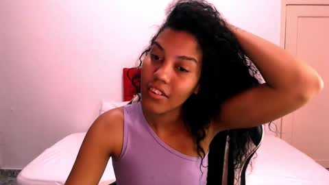 Tainara online show from November 1, 7:35 pm