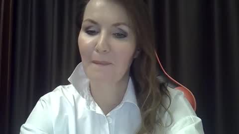 taisialucky77 online show from December 17, 8:15 pm