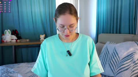 Molly online show from April 9, 2:15 am