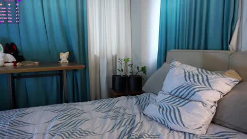 Molly online show from April 6, 3:04 am