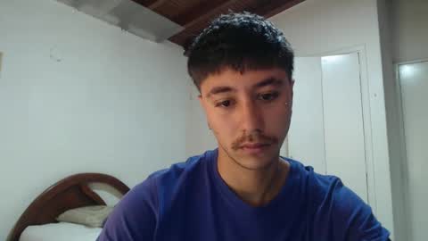 Snapshot of talhi_ chatting on December 31, 5:29 pm talhi_ online show from December 31, 5:29 pm