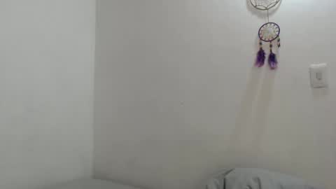 talhi_ online show from December 17, 6:03 pm