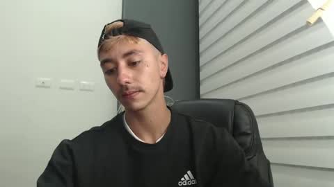 Snapshot of talhi_ chatting on January 27, 3:15 am talhi_ online show from January 27, 3:15 am