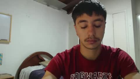 Snapshot of talhi_ chatting on December 27, 1:07 pm talhi_ online show from December 27, 1:07 pm