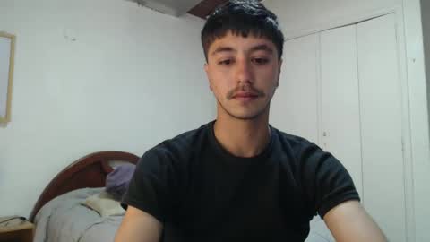 Snapshot of talhi_ chatting on January 2, 6:01 pm talhi_ online show from January 2, 6:01 pm