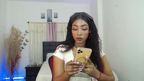 Snapshot of talianamoreno chatting on September 17, 5:33 am taliana modelo independiente online show from September 17, 5:33 am