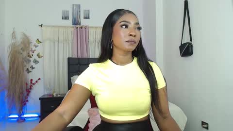 Snapshot of talianamoreno chatting on September 11, 4:25 am taliana modelo independiente online show from September 11, 4:25 am