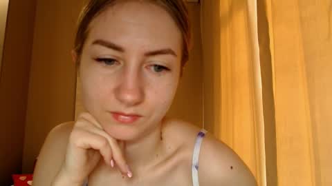Snapshot of taliiyafiredream chatting on February 21, 6:29 am Kira online show from February 21, 6:29 am
