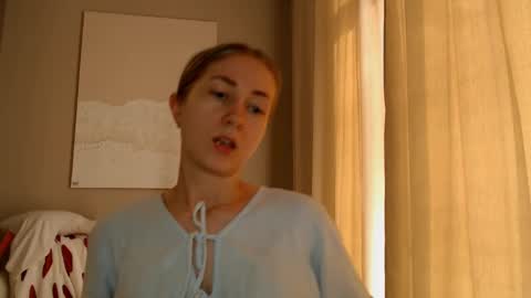 Snapshot of taliiyafiredream chatting on February 8, 9:35 am Kira online show from February 8, 9:35 am