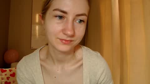 Snapshot of taliiyafiredream chatting on March 4, 6:04 am Kira online show from March 4, 6:04 am