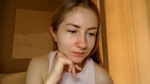 Snapshot of taliiyafiredream chatting on March 10, 7:44 am Kira online show from March 10, 7:44 am