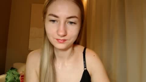 Snapshot of taliiyafiredream chatting on January 28, 5:54 am Kira online show from January 28, 5:54 am
