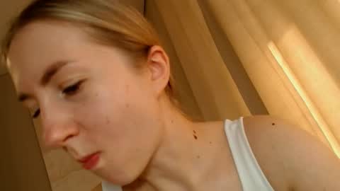 Snapshot of taliiyafiredream chatting on March 6, 11:36 am Kira online show from March 6, 11:36 am