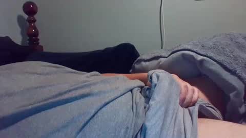 Snapshot of tallguy88444 chatting on October 14, 12:13 am tallguy88444 online show from October 14, 12:13 am