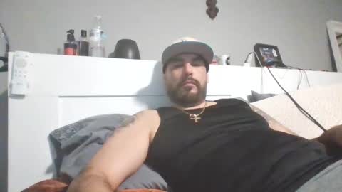 Snapshot of talllatino310 chatting on February 25, 8:11 pm talllatino310 online show from February 25, 8:11 pm